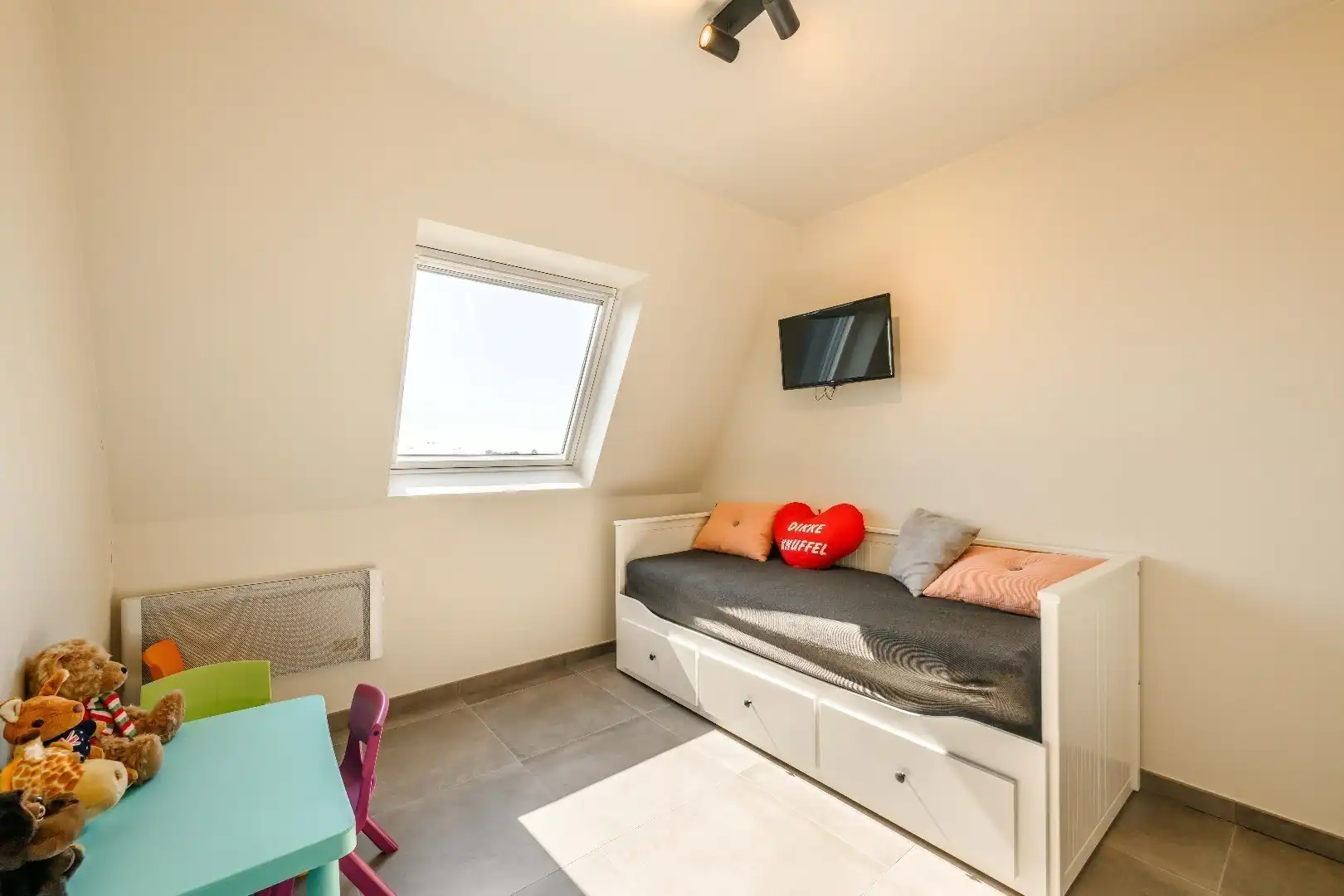 LUXUEUZE PENTHOUSE (BJ 2019) MET GUNSTIGE LIGGING foto 14