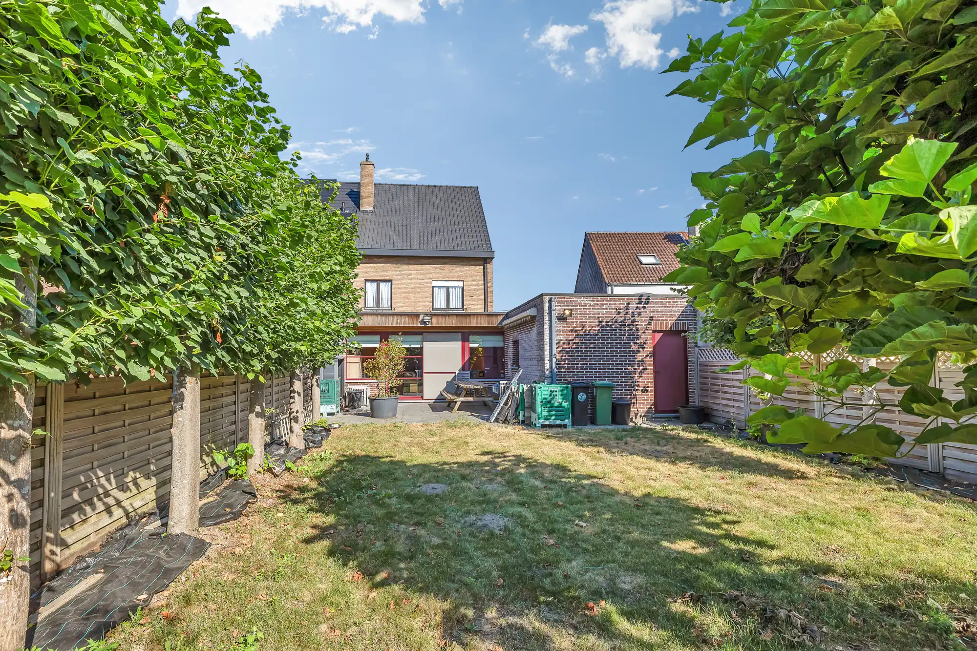 Karaktervolle gezinswoning met 3 slpks, garage en tuin foto 22