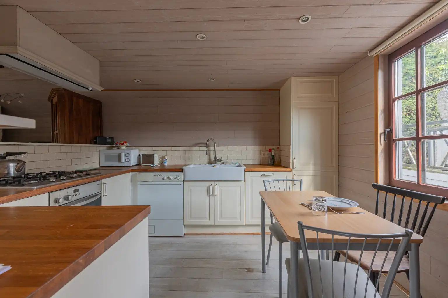 Knappe villa op 22a met bijgebouw foto 22