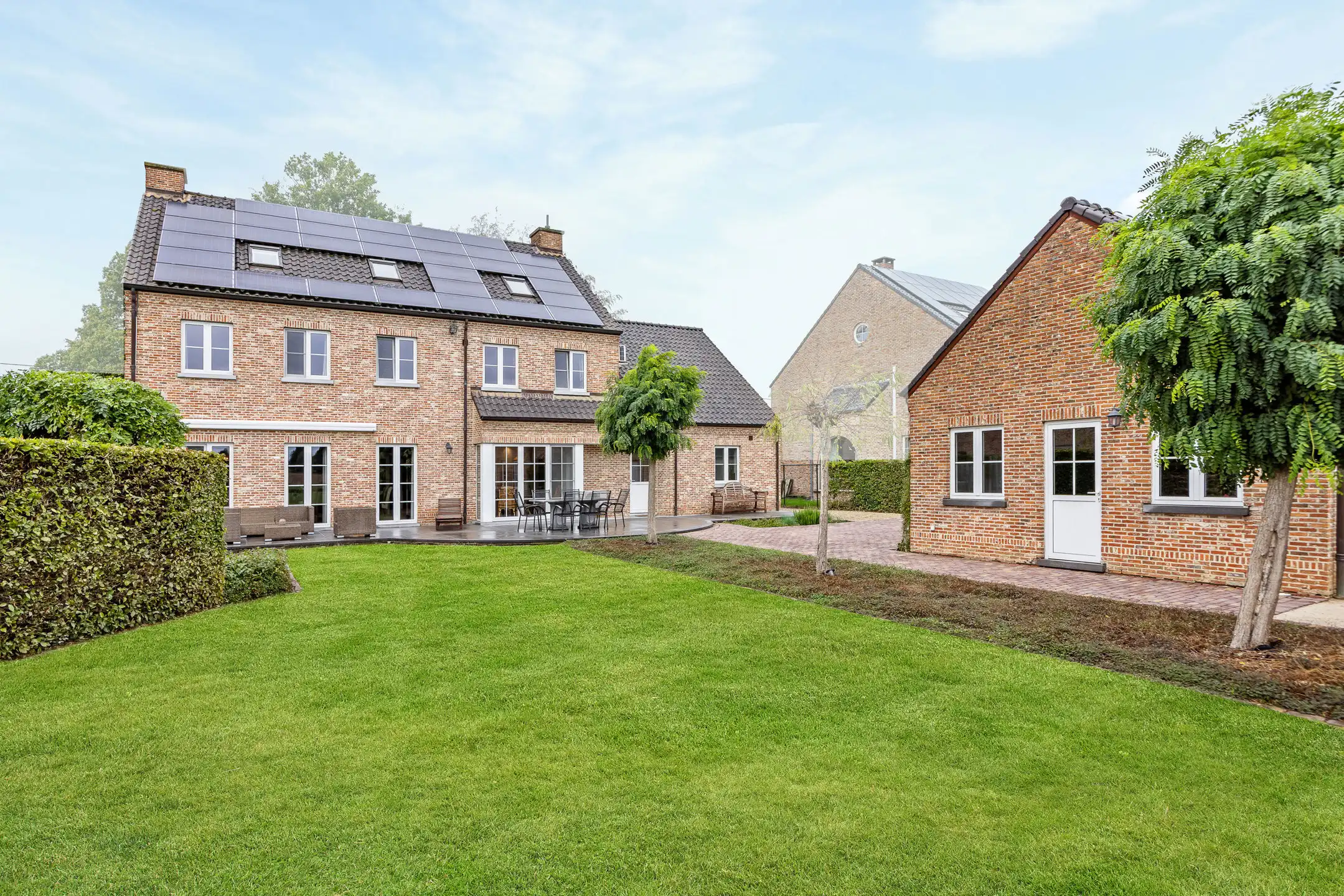 Exclusieve villa met zonnige tuin in Mal foto 36