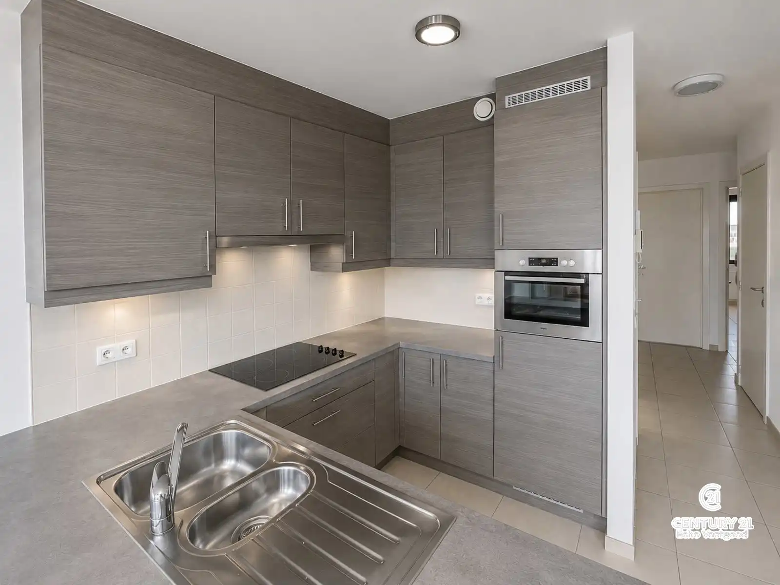 Centraal gelegen 2slpk appartement met garagebox foto 6