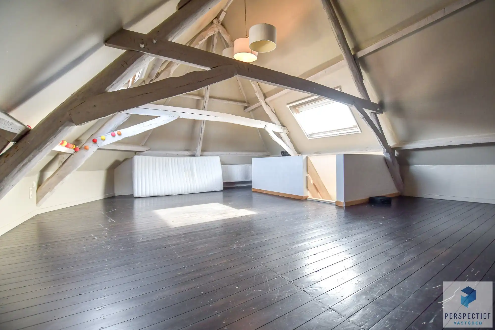 BEZOEKMOMENT VRIJDAG 20/03 VAN 15U TOT 17U |&nbsp;VERRASSEND RUIME CHARMANTE WONING met ZONGERICHTE GEZELIIGE TUIN foto 22