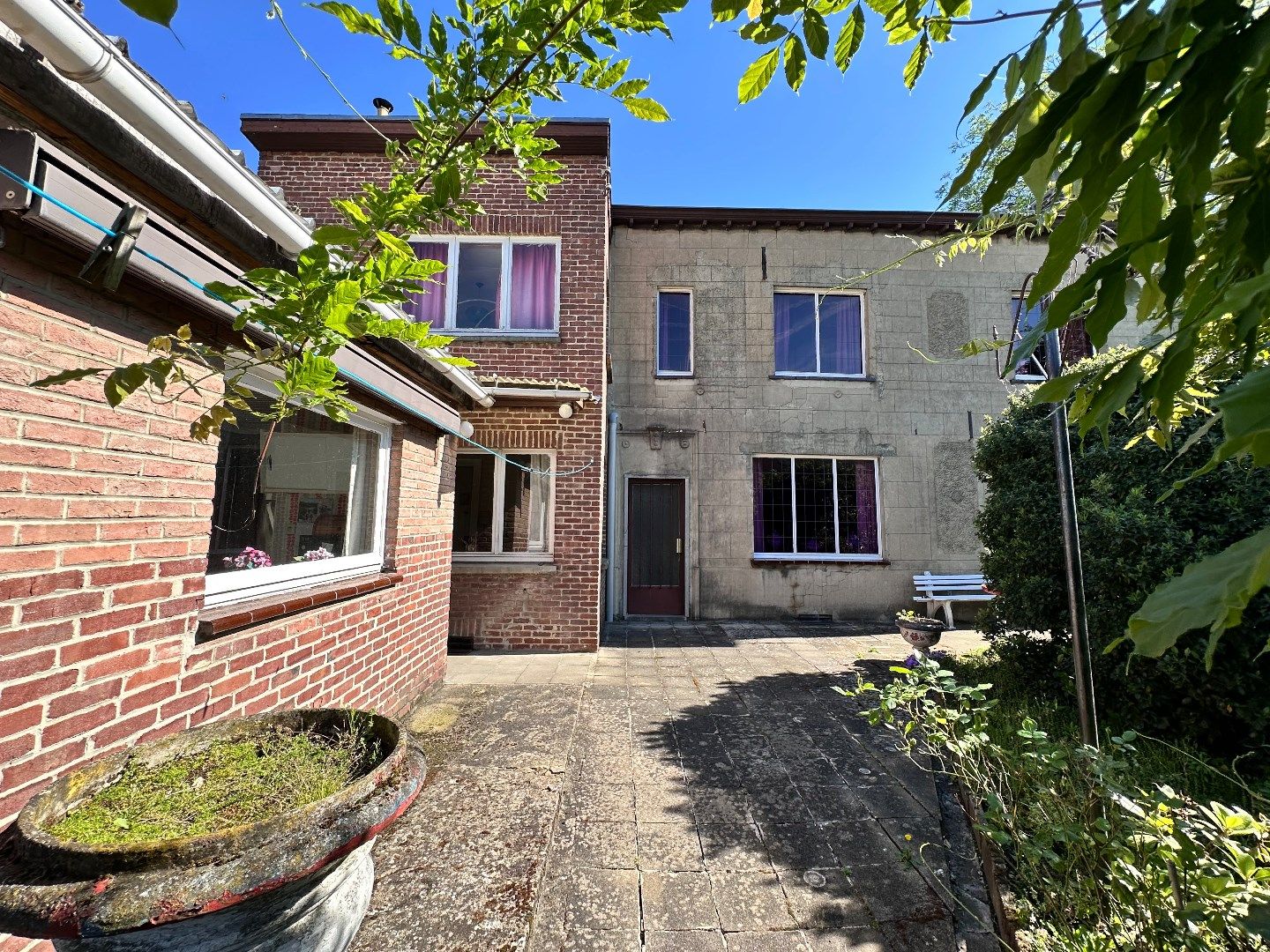 Woning in Tongeren met tuin, garage en 3 slaapkamers op perceel van 389m² foto 1