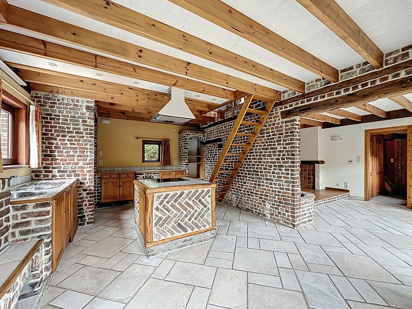 Vrijstaande woning met authentieke charme nabij centrum Testelt. foto 7