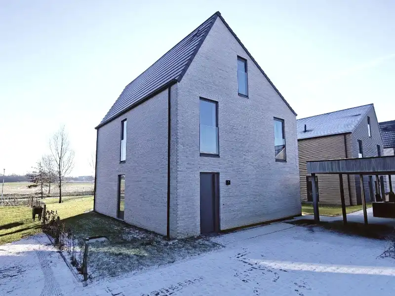 Alleenstaande nieuwbouwwoning op rustige, landelijke ligging foto {{pictureIndex}}