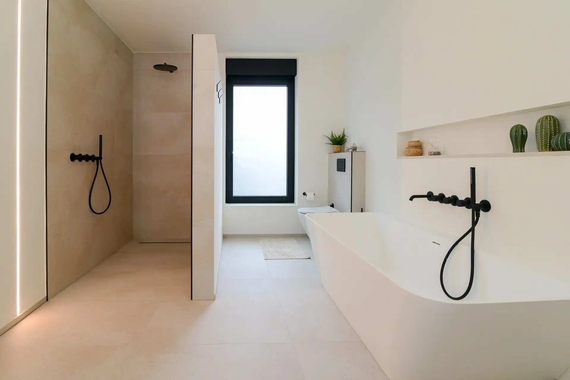 Stijlvolle en instapklare vrijstaande woning op een doodlopende straat  foto 27