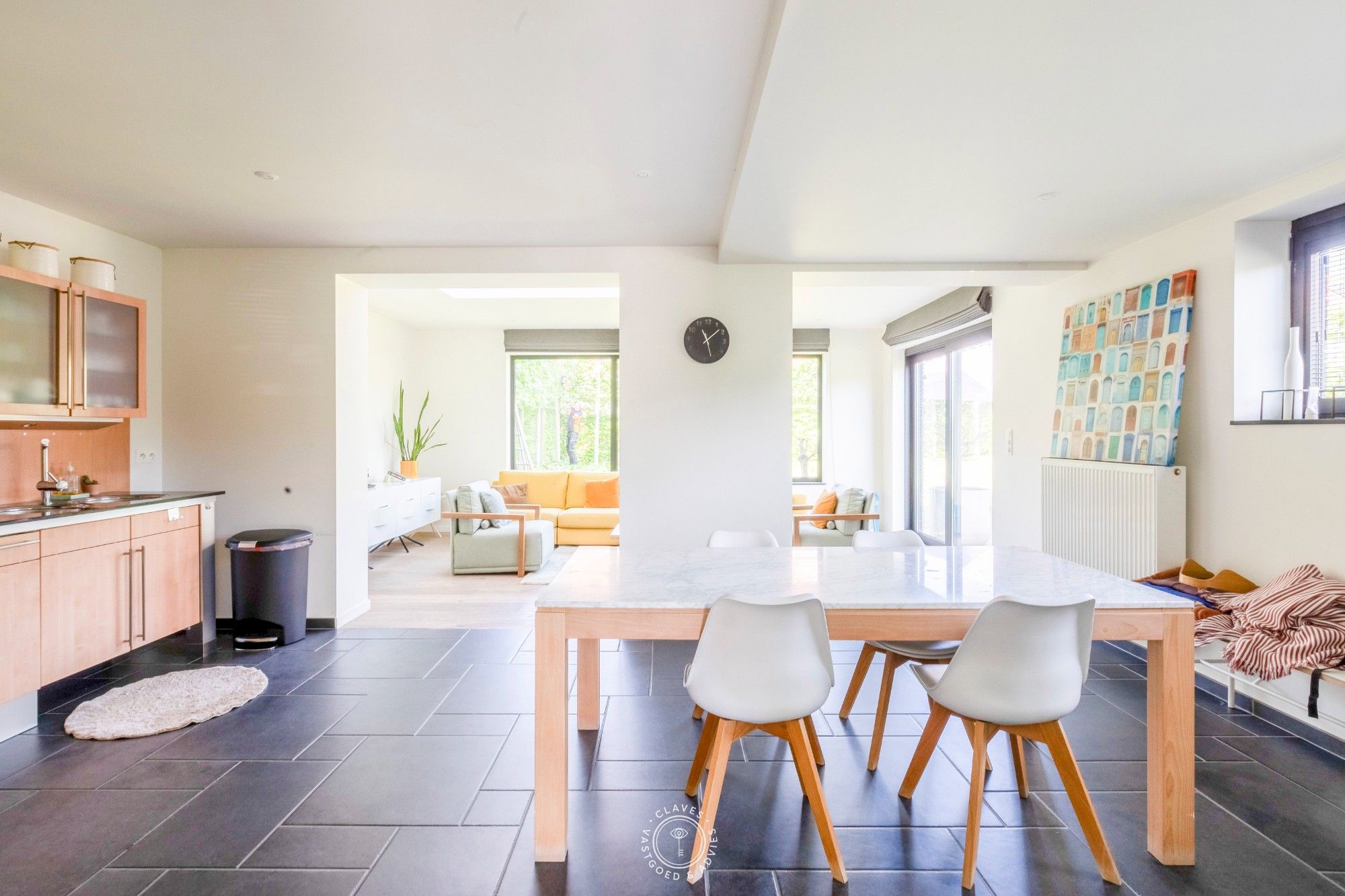 Instapklare moderne woning met dubbele garage in rustige woonwijk foto 2