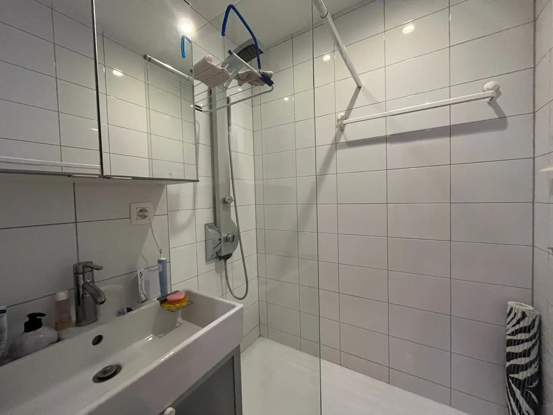 Appartement met terras en autostaanplaats foto 5