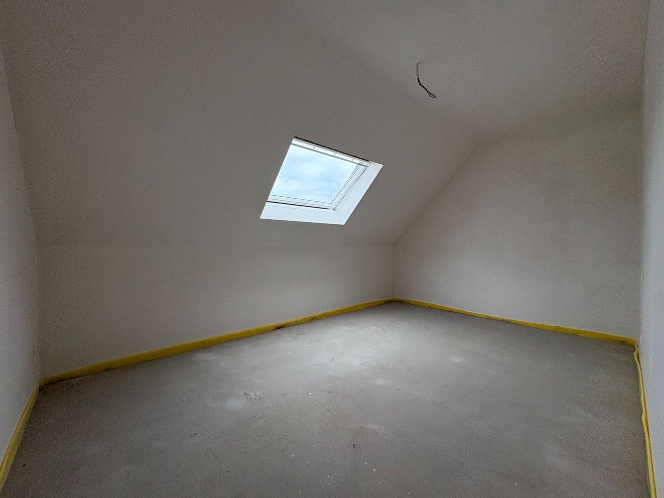 Nieuwbouwwoning met 4 slaapkamers + garage foto 7