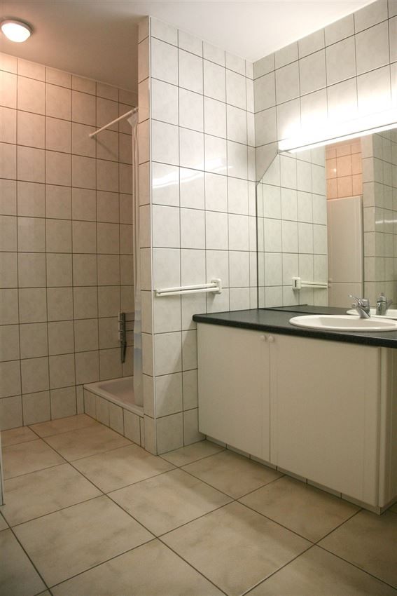 Instapklaar appartement met 2 slpk., autostaanplaats en terras in centrum Aarschot foto 24