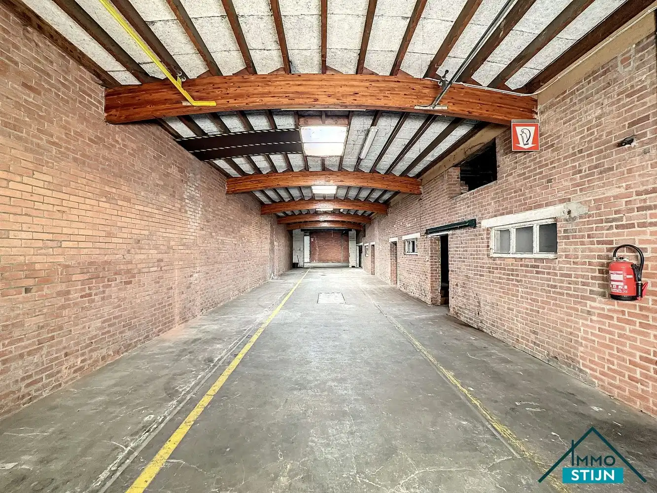 Magazijn op centrale ligging foto 2