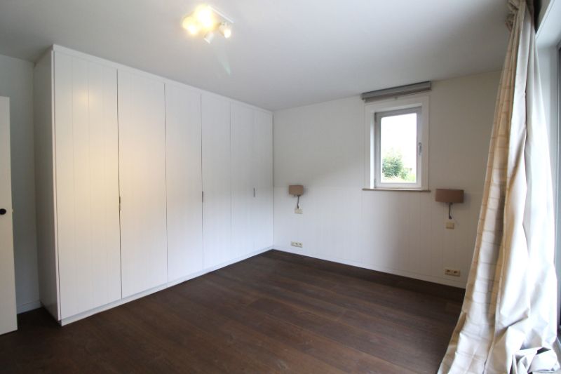 Instapklaar appartement met ruim terras te huur in centrum Roeselare foto 6