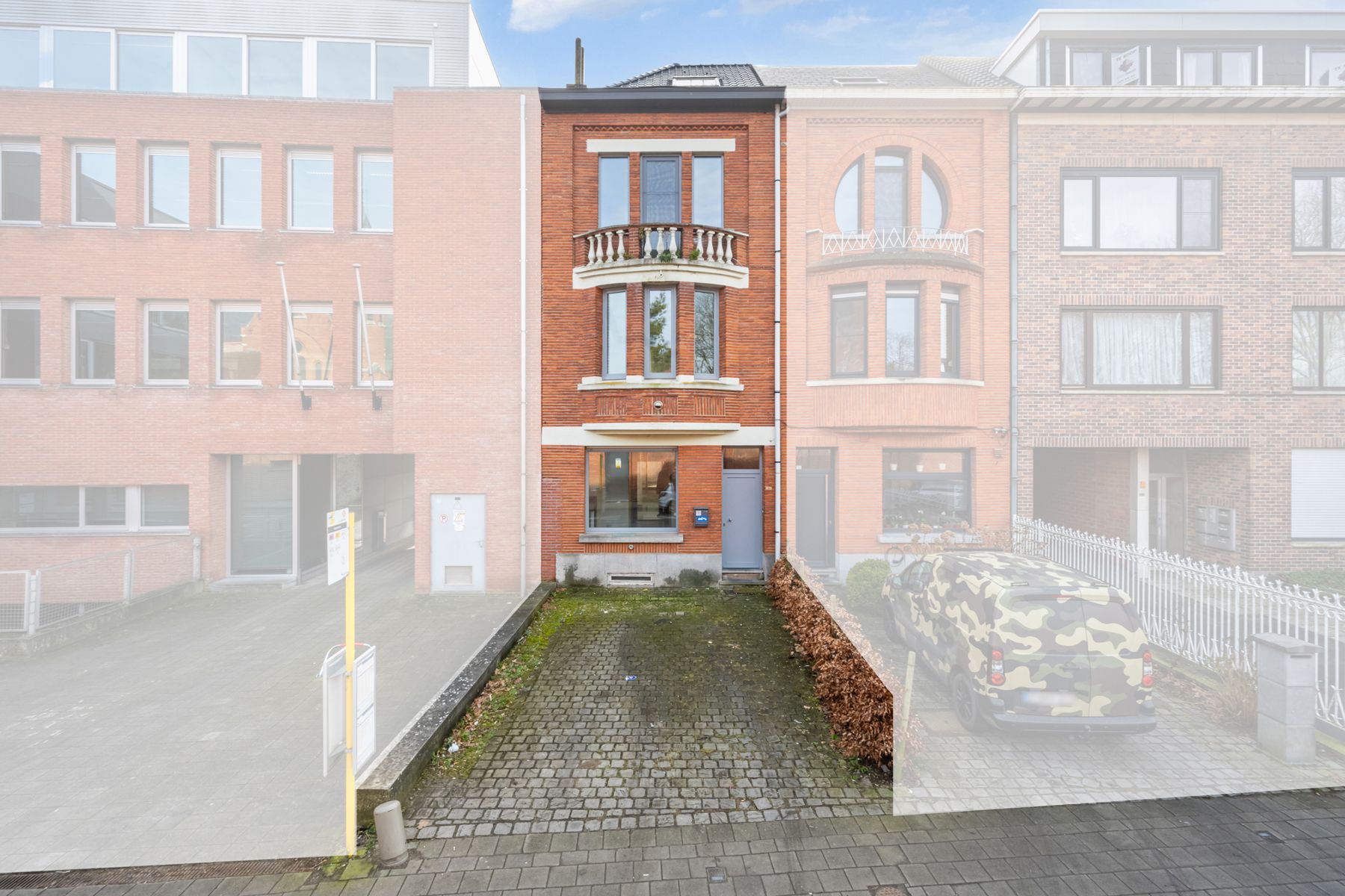 Deels te renoveren Herenwoning met 6 slpks en grote tuin. foto 22