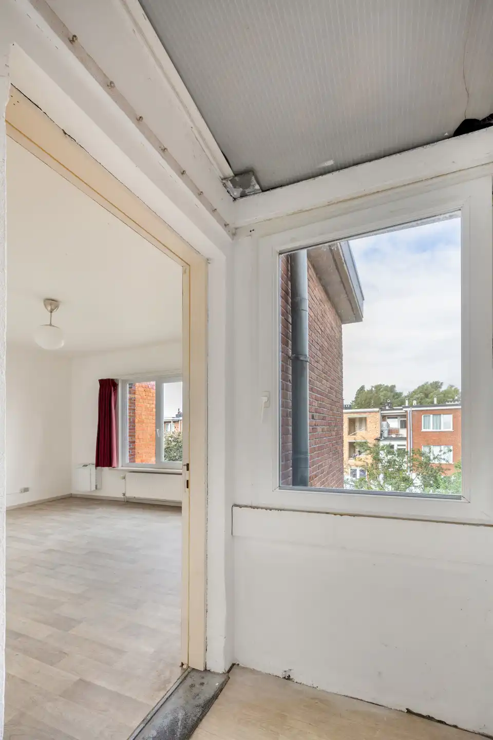 appartement met 2 slaapkamers en overdekt terras op centrale ligging in Deurne Zuid foto 8