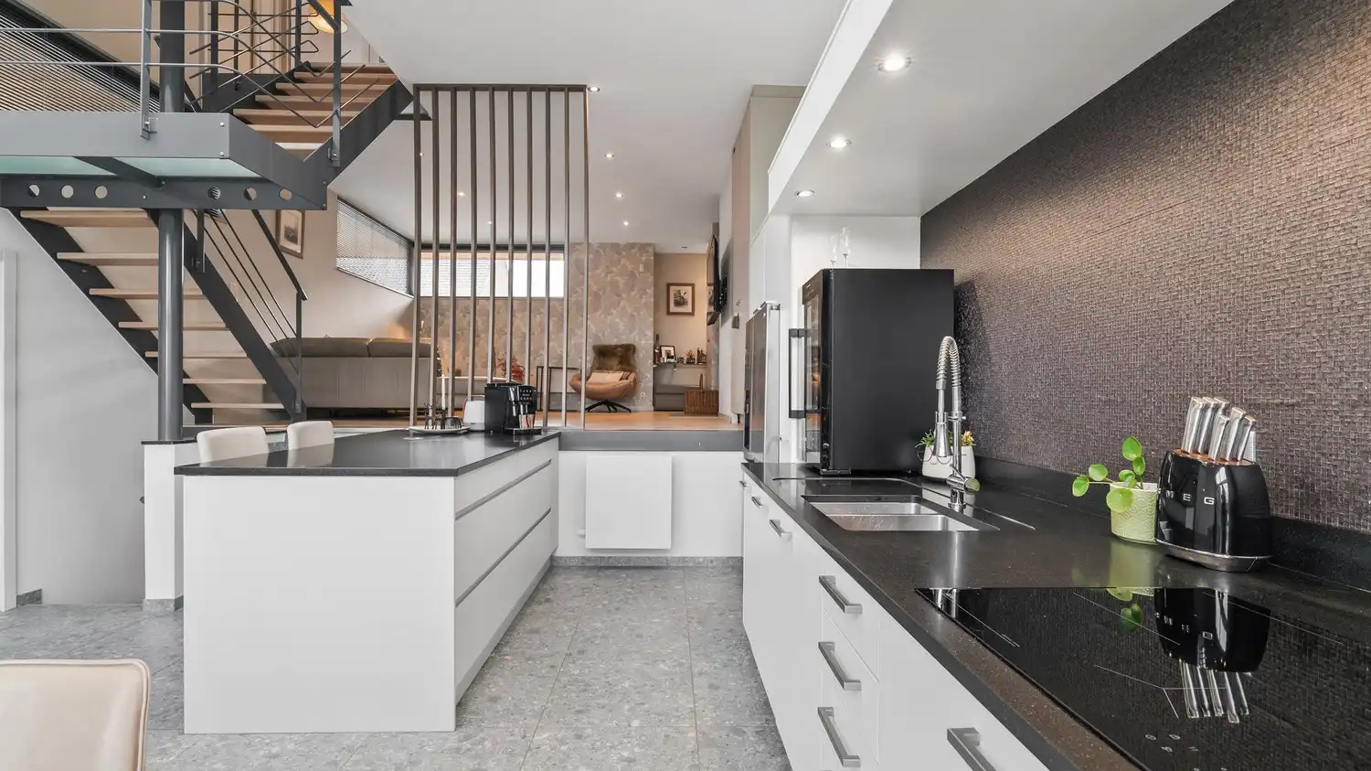 Instapklare woning met 3 slaapkamers en zeer grote tuin foto 9