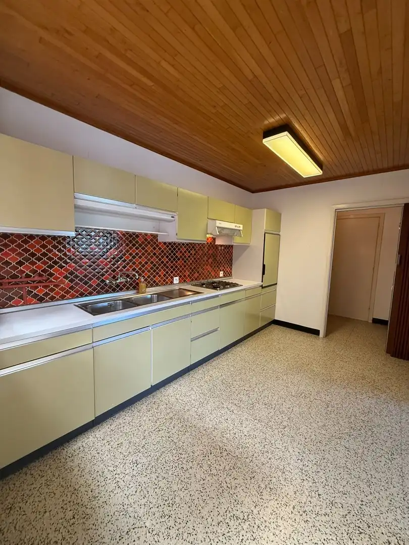 Ruime woning met 2 slaapkamers, veranda en volledig omheinde tuin te Heppen foto 7