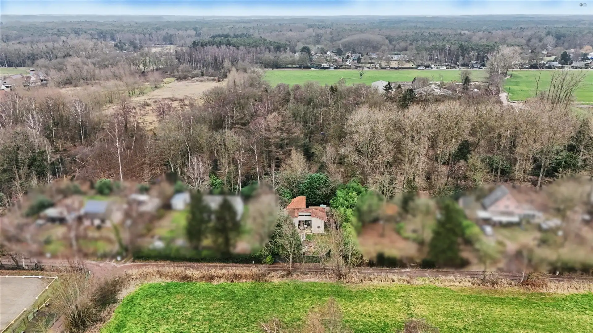 Uiterst unieke recreatiewoning foto 3