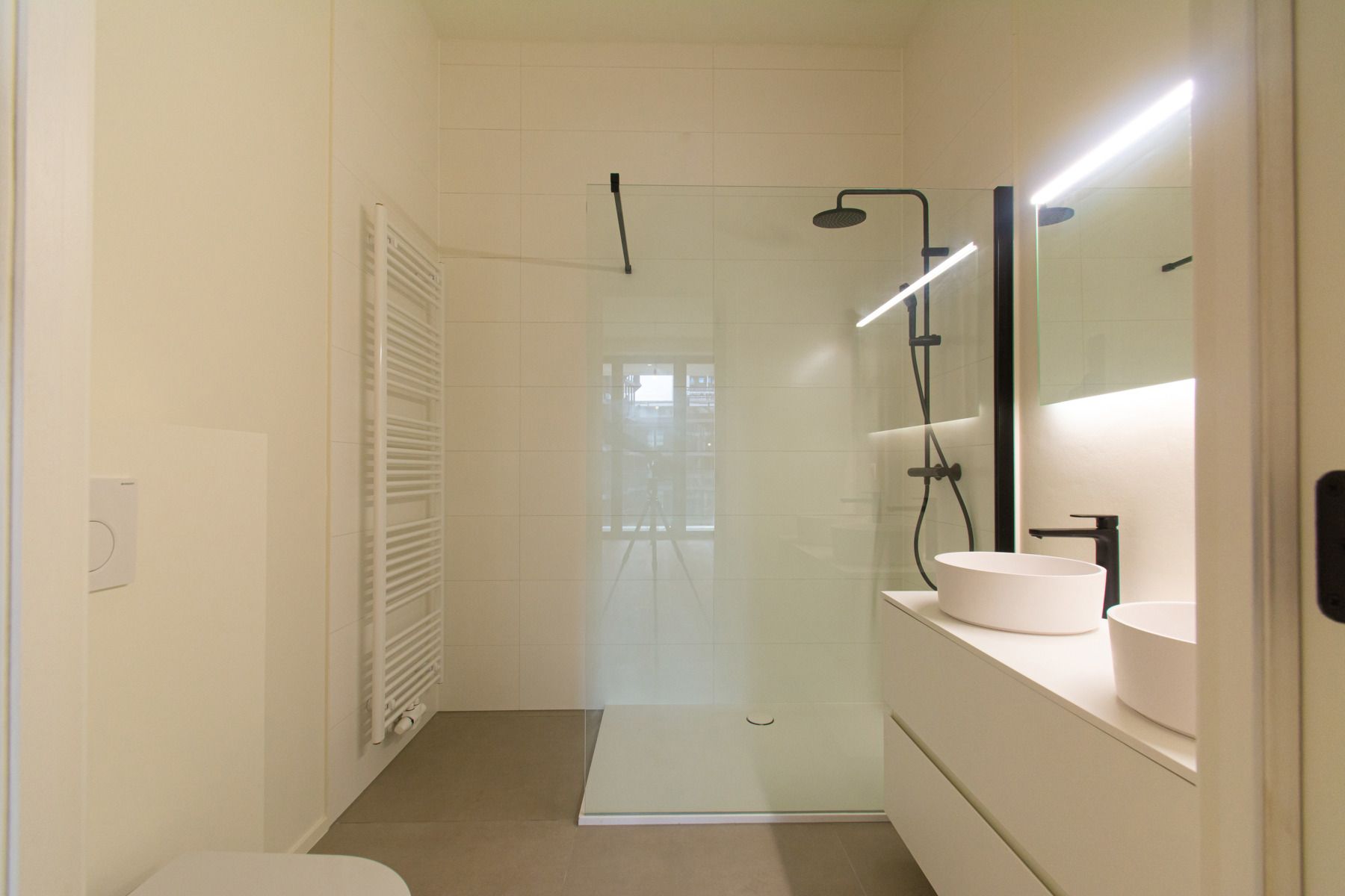 Ruim nieuwbouw ongemeubeld appartement met 2 slaapkamers foto 14