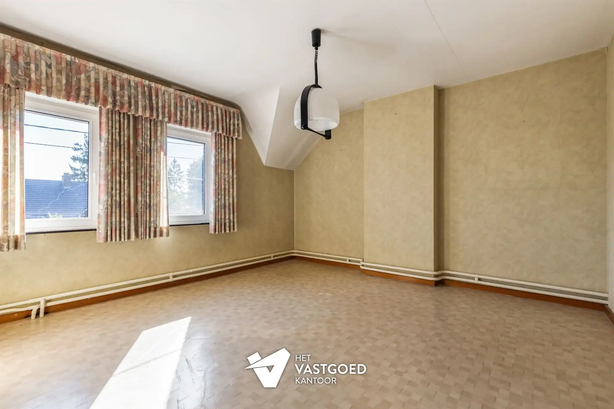 WONING MET POTENTIEEL (155M²) MET 3 SLAAPKAMERS EN GARAGE OP EEN PERCEEL VAN 12 ARE TE TESSENDERLO foto 13