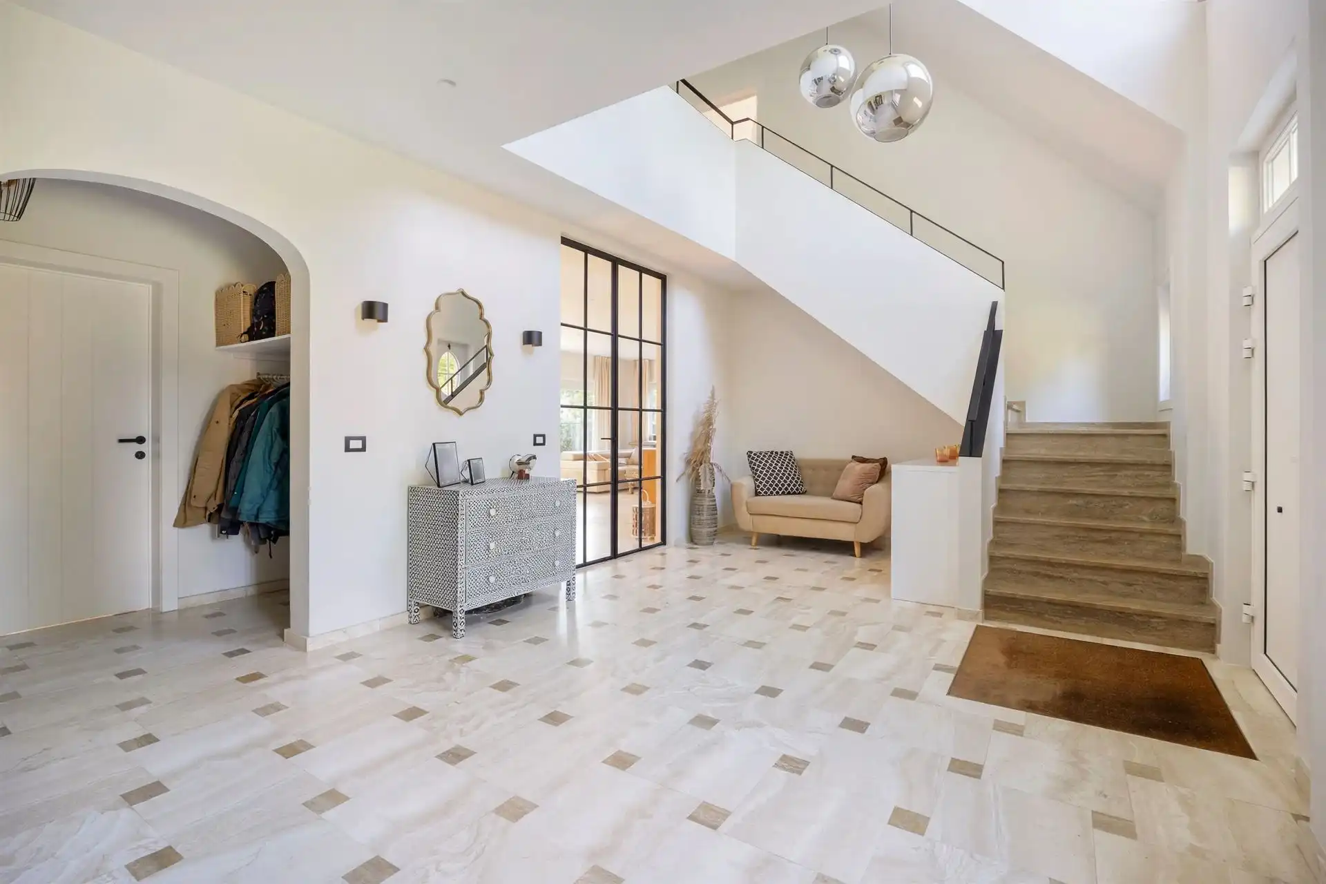 Prachtig gerenoveerde villa met 4 à 5 slpks en zwembad te Schilde foto 4