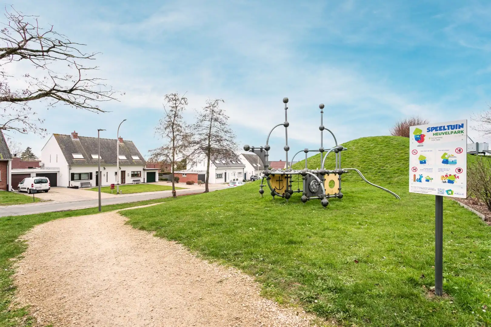 Solide 3-gevel woning met 3 slaapkamers, tuin en garage nabij centrum Halle foto 26