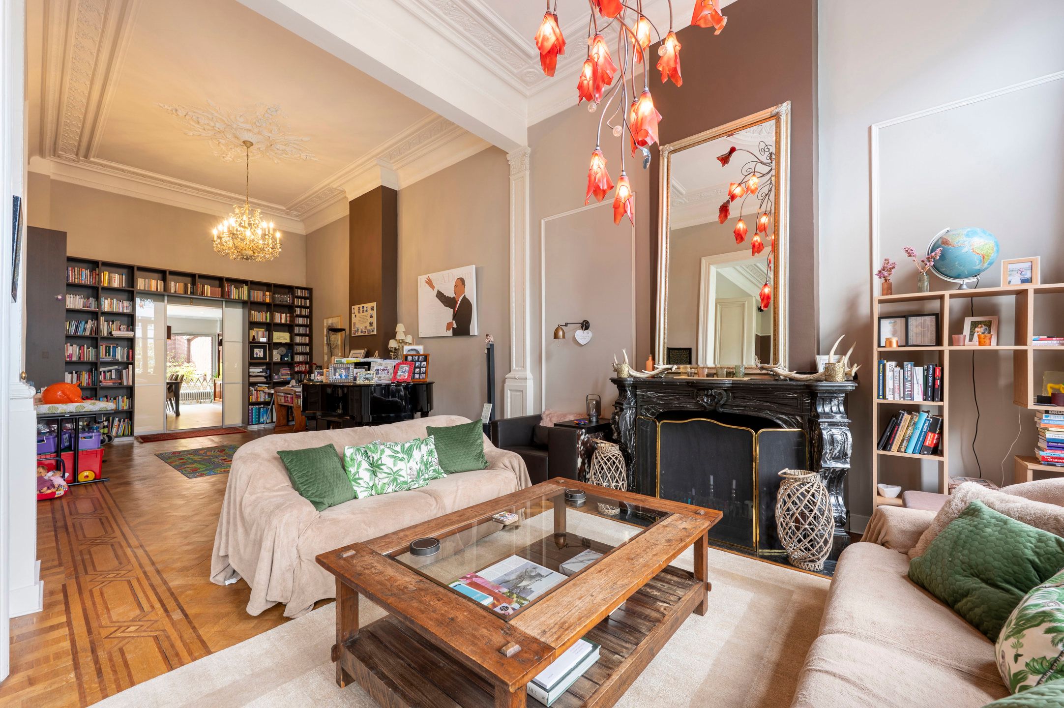 ANTWERPEN CENTRUM - Herenhuis met parking. foto 5