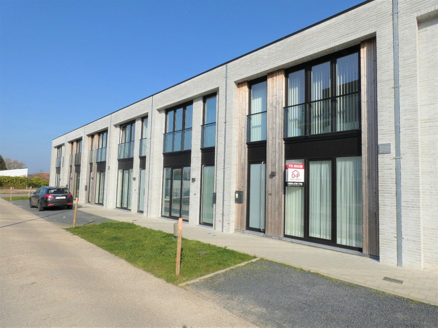 Woning met 4 slpk, tuin en garage, Roeselare foto {{pictureIndex}}