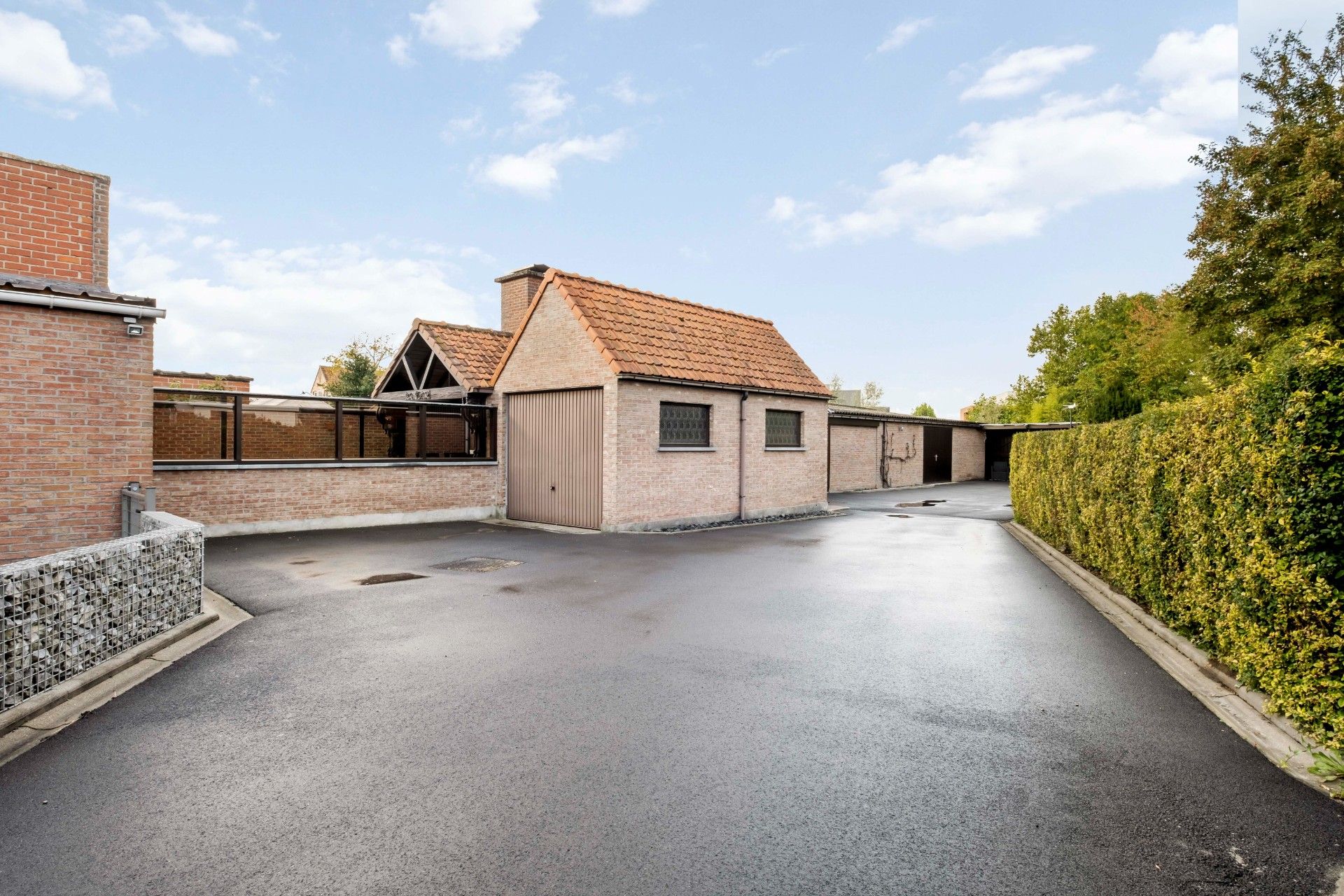 Leuke half open woning met 3 slaapkamers en garage foto 18