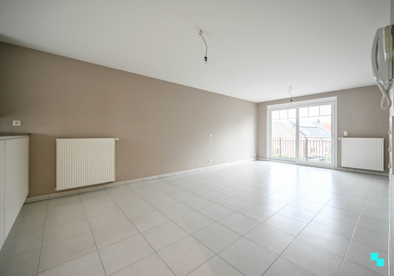 Instapklaar appartement met twee terrassen in Oostrozebeke foto 7