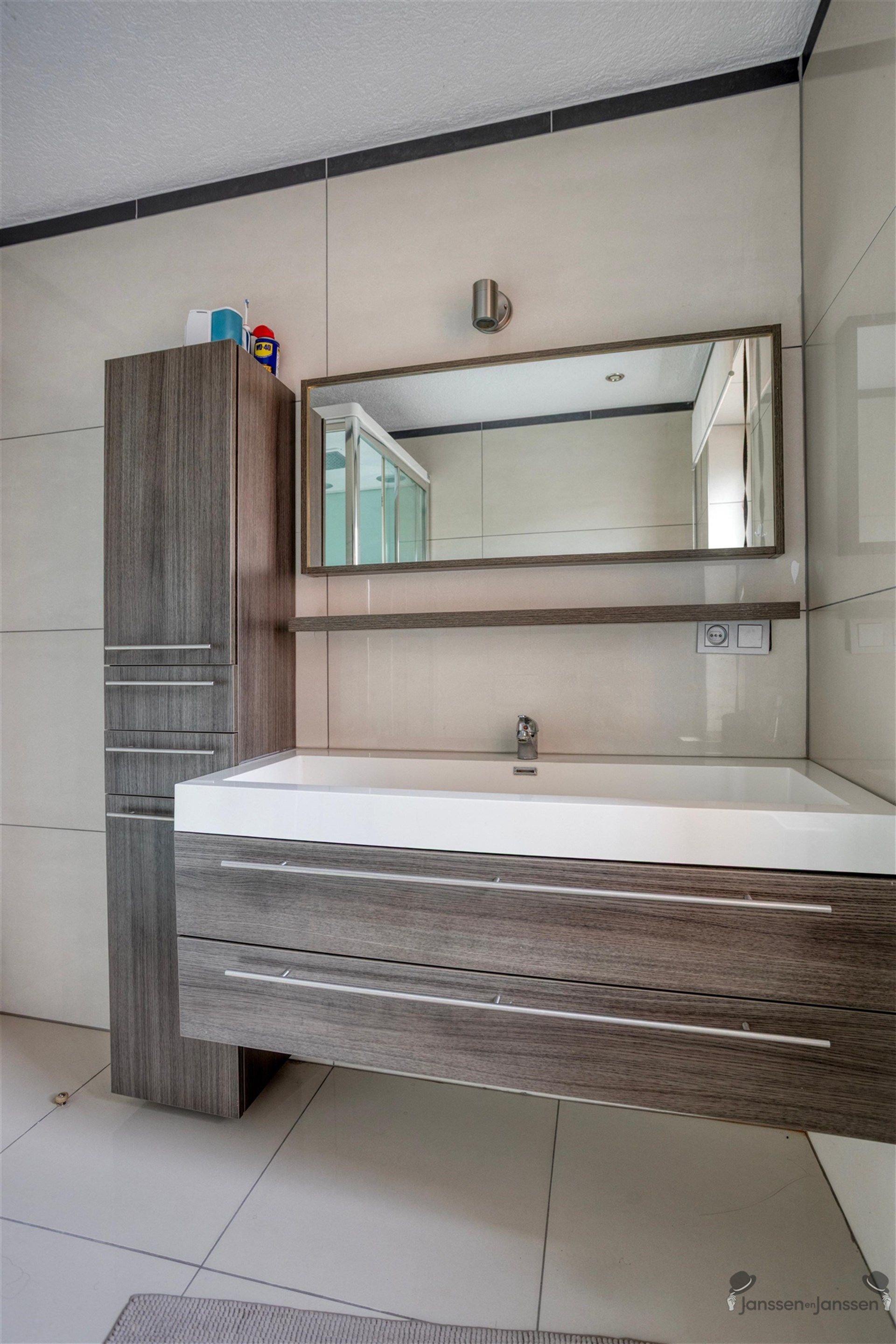 Karaktervolle rijwoning met 4 slaapkamers foto 16