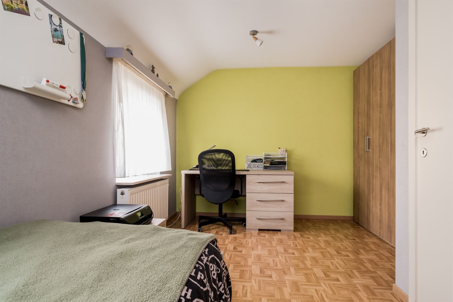 Rustig gelegen gezinswoning met 3 slpks en tuin. foto 12