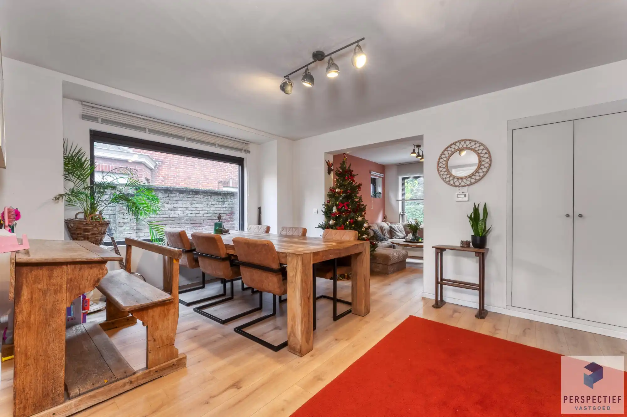 Uiterst GOED gelegen VERNIEUWDE woning met GROTE tuin foto 8