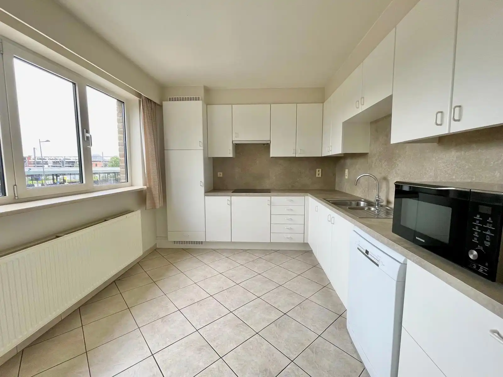 Ruim appartement in het centrum met 2 slaapkamers  en terras foto 9