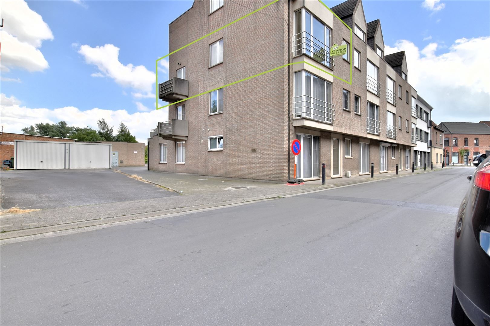  Instapklaar appartement met terras & garage te Sint-Gillis  foto 1