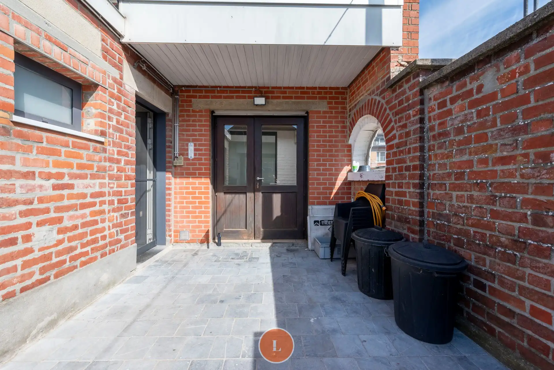Charmante hoekwoning met onderhoudsvriendelijke stadstuin op centrale ligging in Menen foto 11