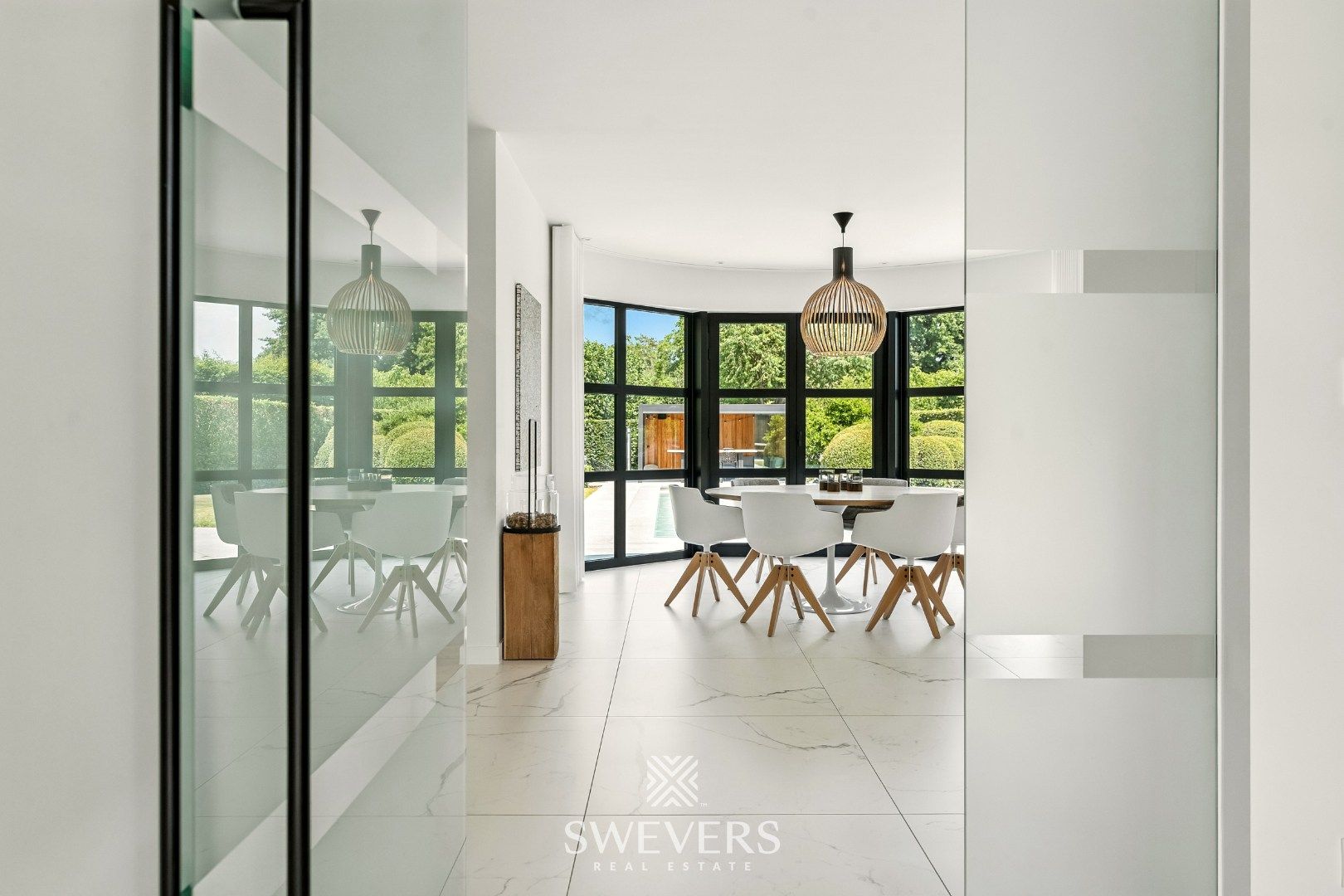 Ruime luxueuze villa met zwembad op prachtig perceel in residentiële wijk Kayenberg foto 15