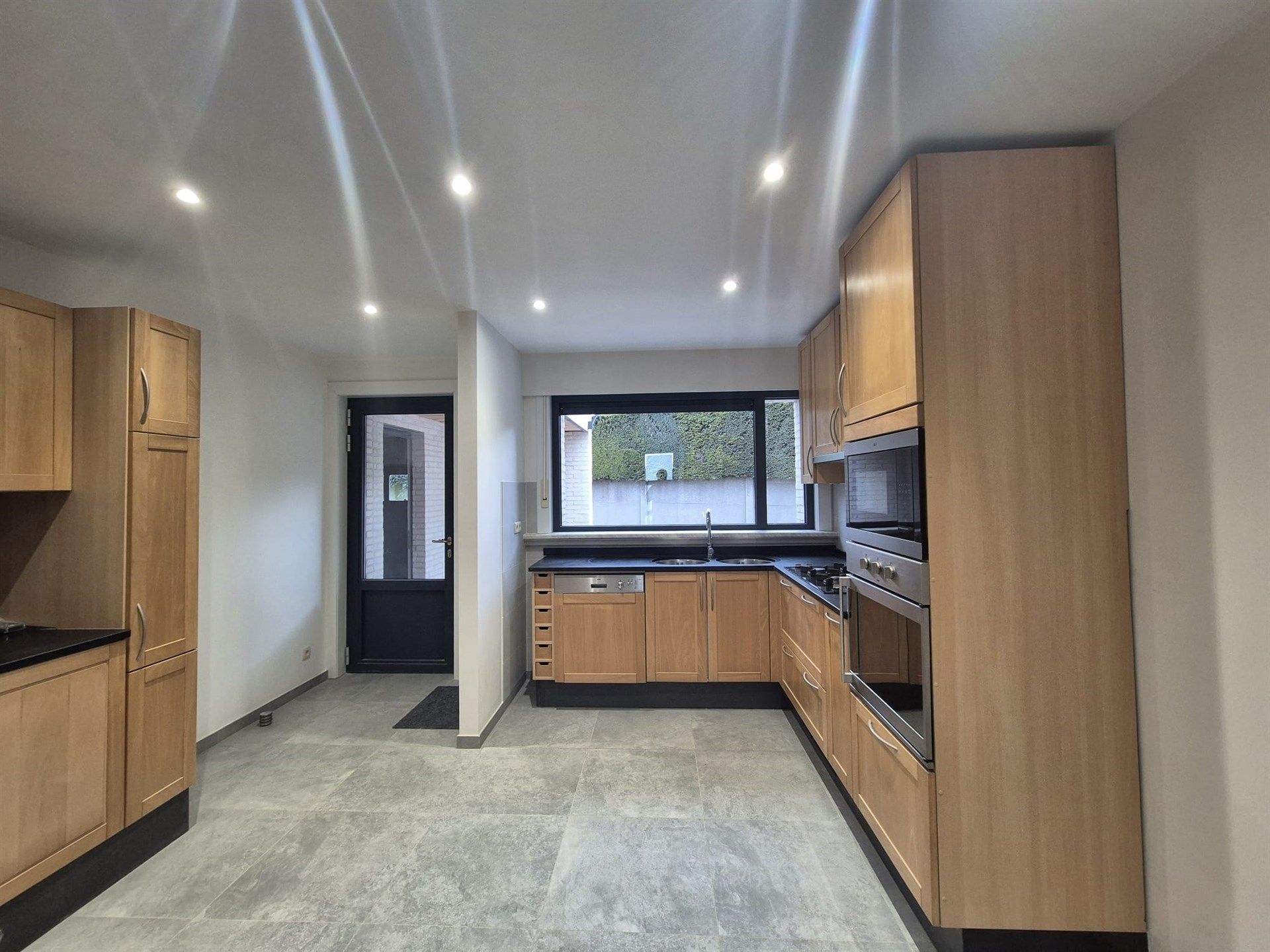Gerenoveerde energiezuinige bungalow met 2 slaapkamers.  foto 12
