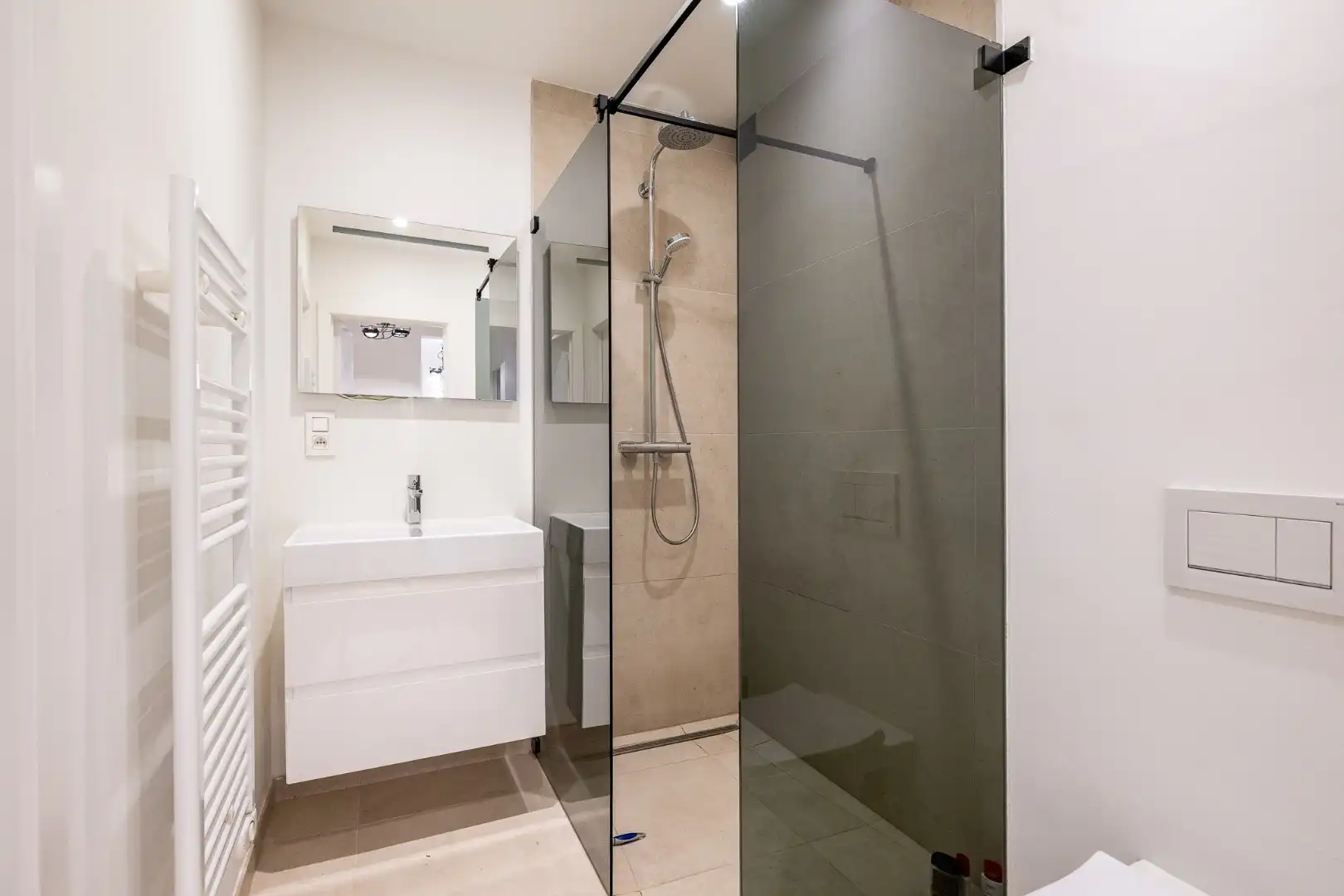 Stijlvol appartement op wandelafstand van het Albertstrand foto 17