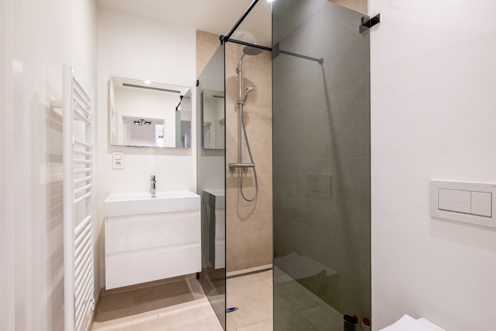 Stijlvol appartement op wandelafstand van het Albertstrand foto 17