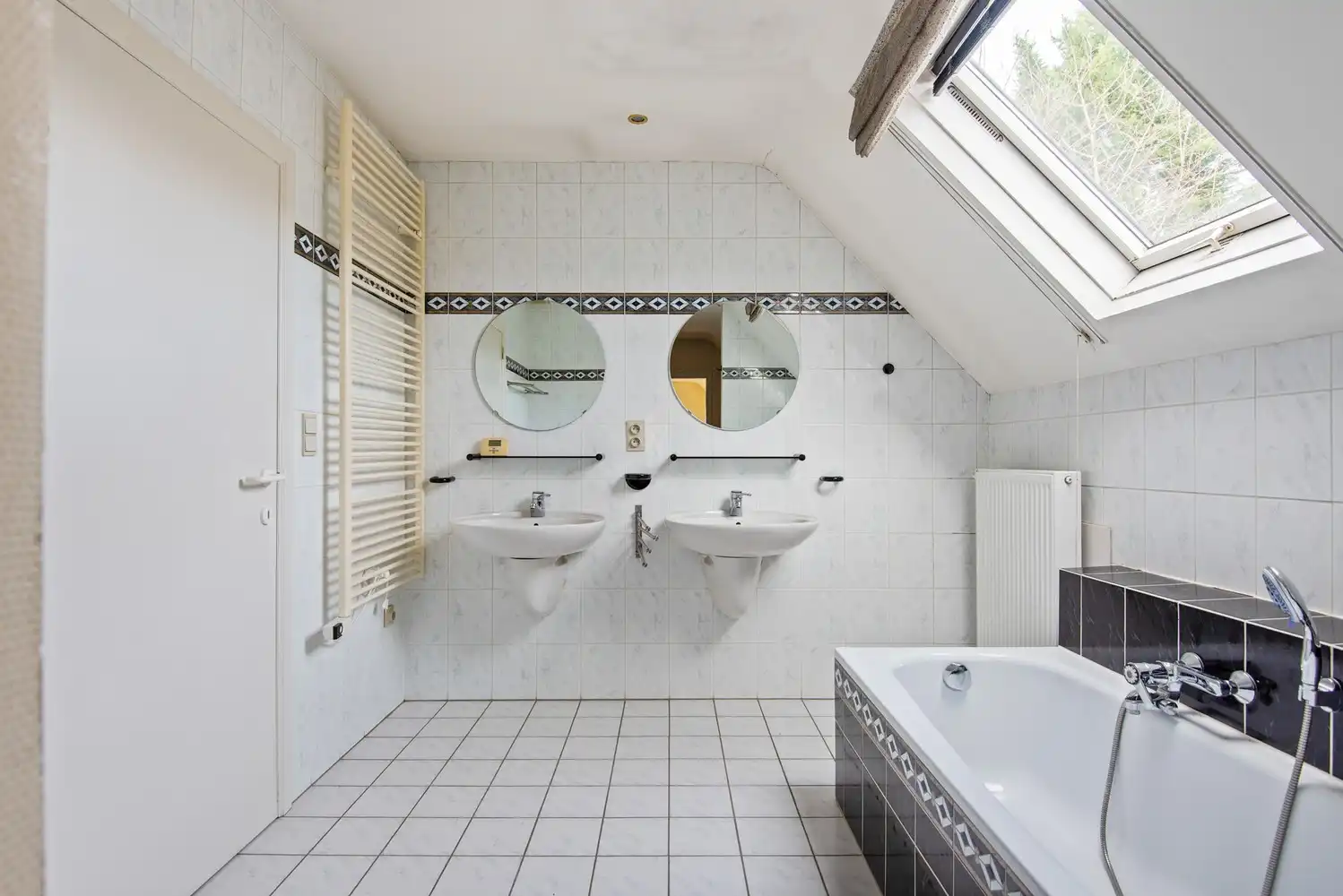 Karaktervolle gezinswoning met tal van mogelijkheden op centrale locatie in Hove foto 22