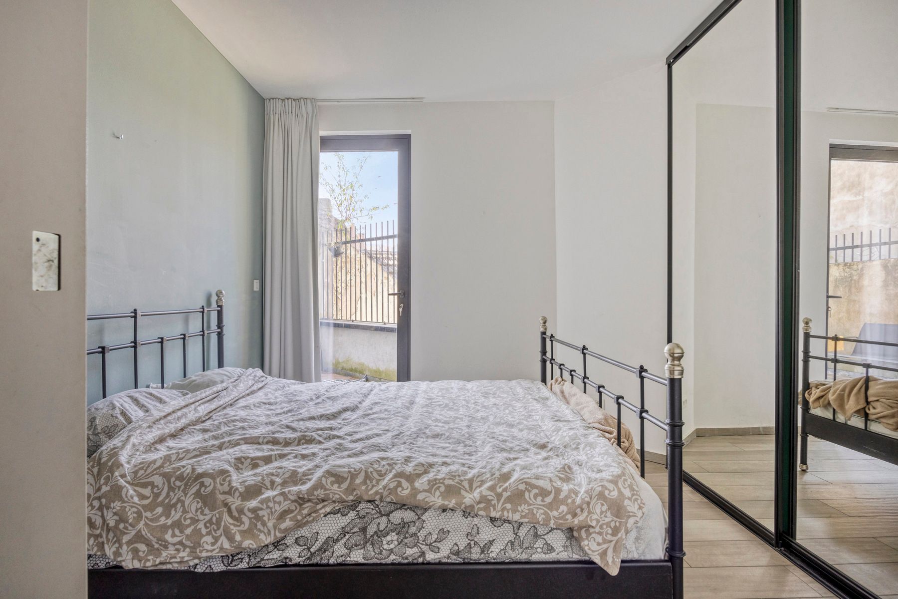Recent 1 slaapkamer appartement met terras nabij Tour&Taxis foto 10