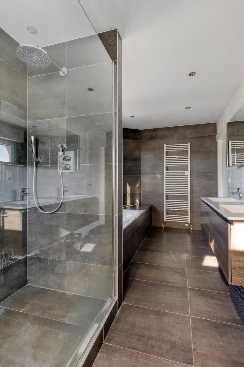 IN OPTIE - Elegante gezinswoning mét 4 slaapkamers in Lippelo. foto 26