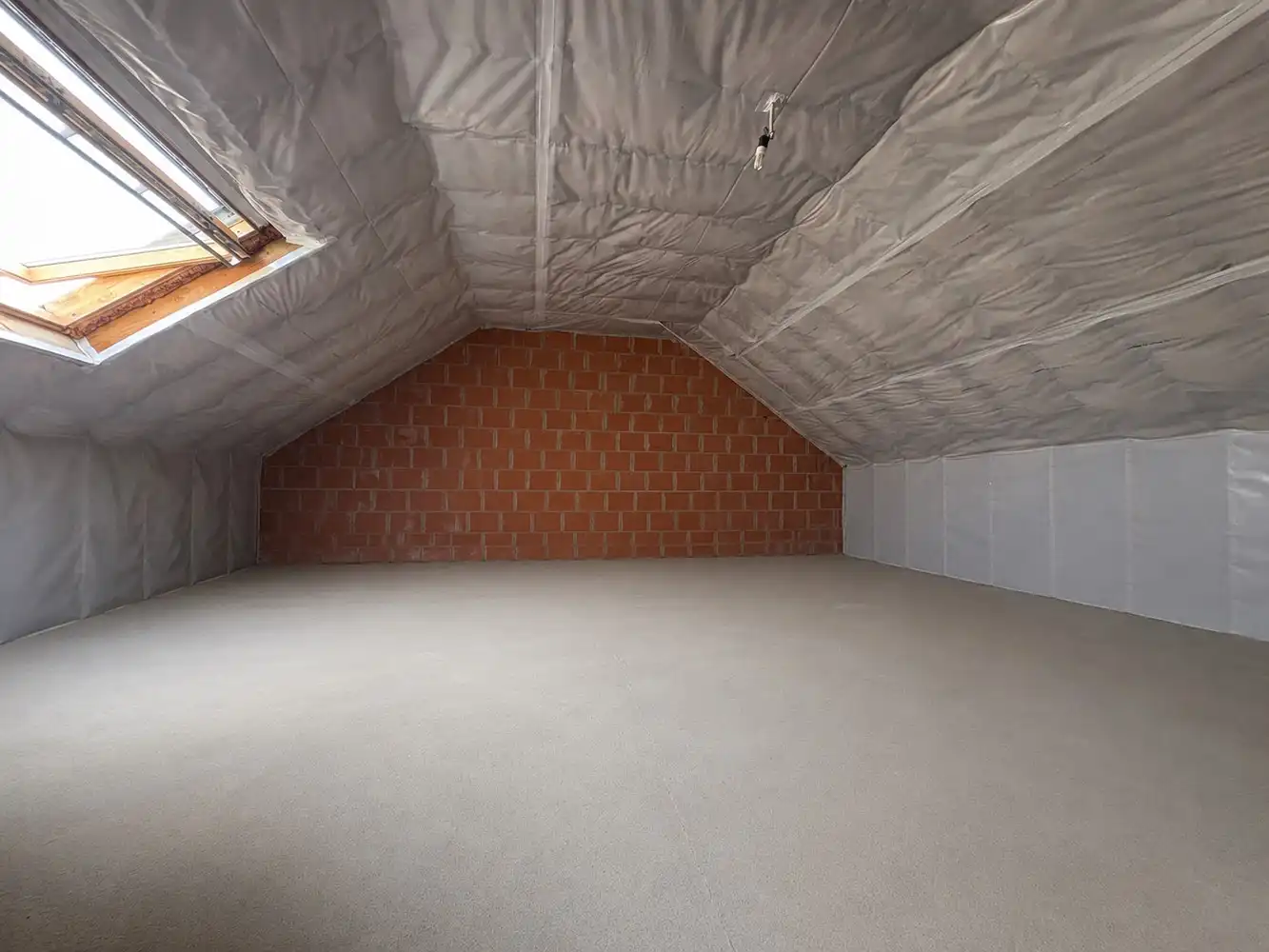 Ruime gezinswoning met 3 à 4 slaapkamers, garage en tuin foto 11