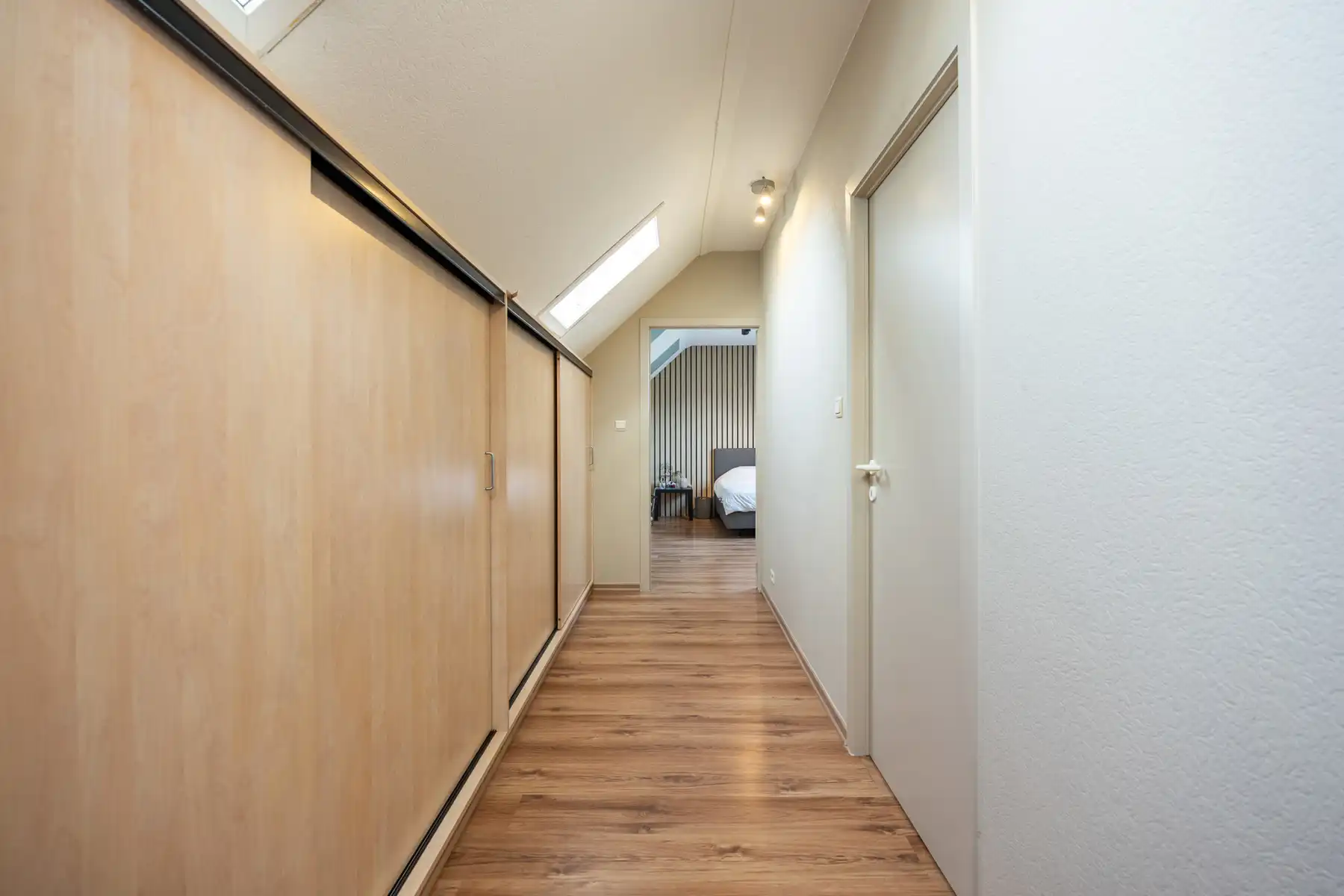 Gerenoveerde vrijstaande woning met 3 slaapkamers op een unieke locatie in Merksplas. foto 13