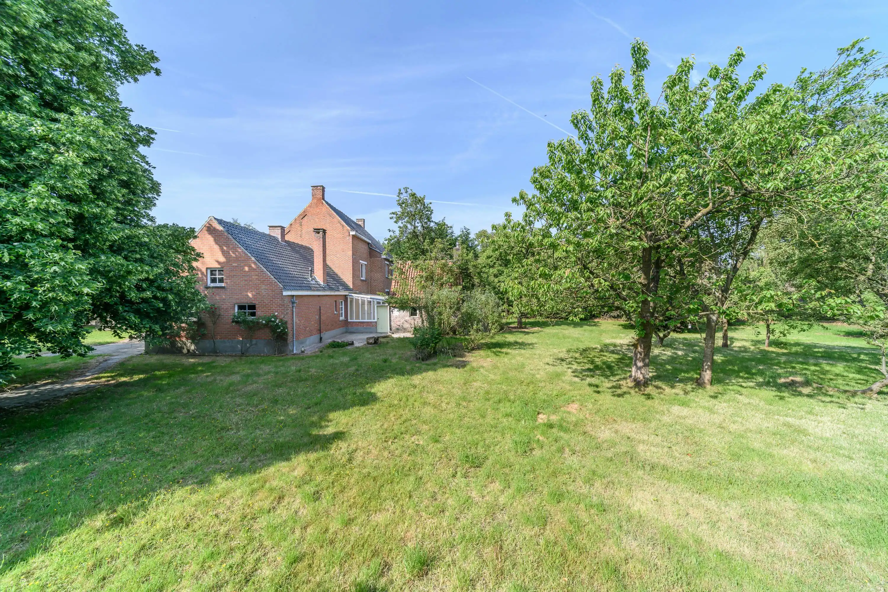 Te renoveren villa te Hertsberge foto 6