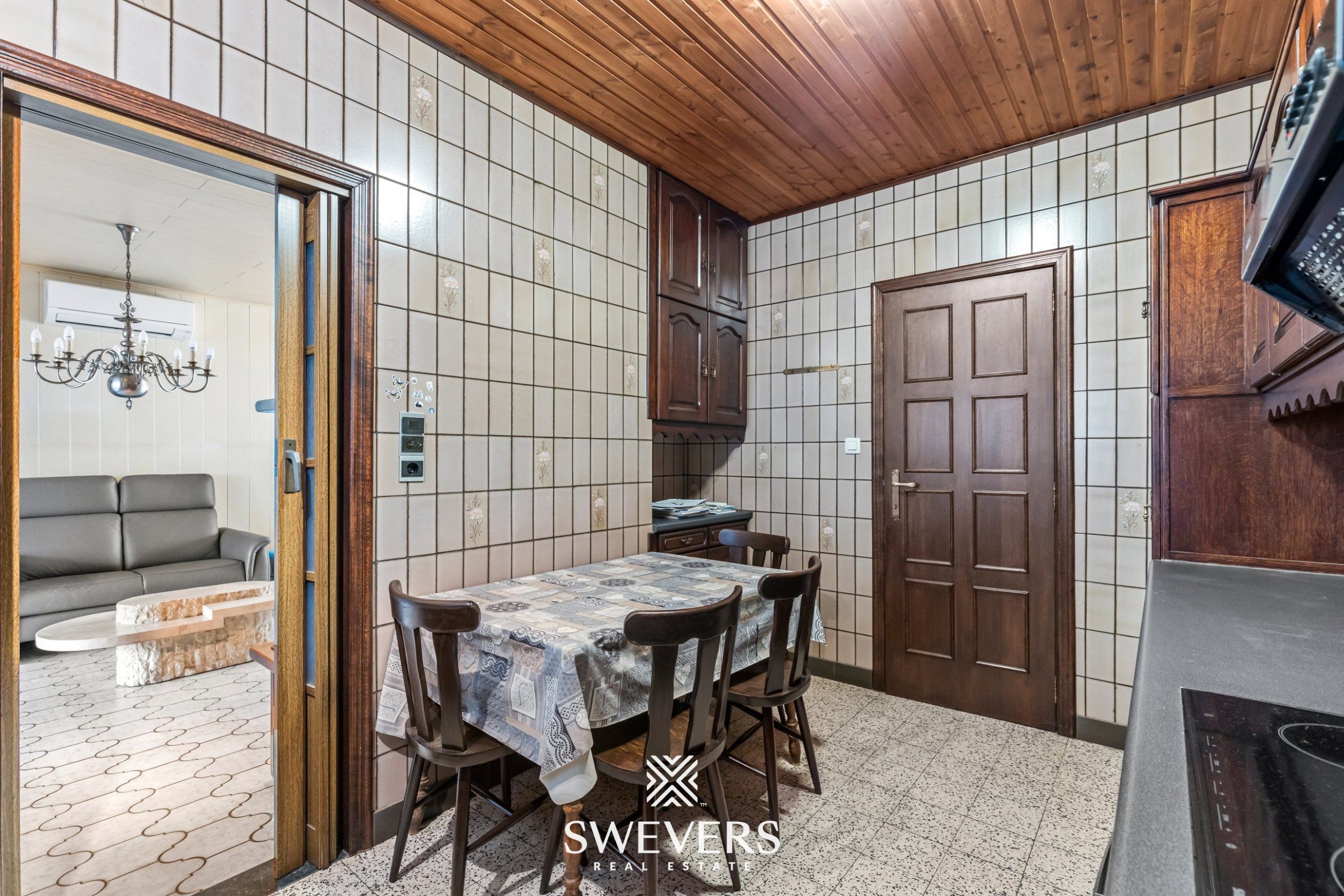 Woning met 4 slaapkamers op ruim perceel van 7a 06ca foto 12