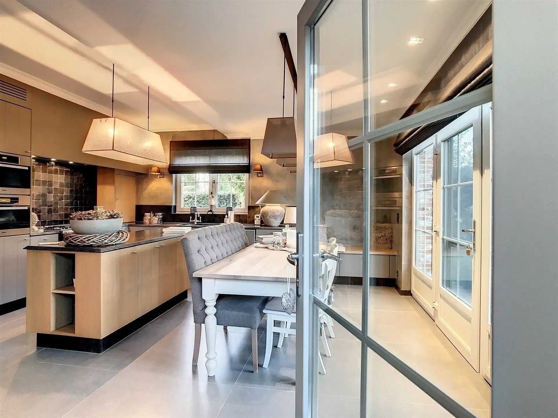 Hoogwaardig afgewerkte pastorijwoning met 6 paardenstallen  op 2563m² (optie extra grond) foto 12