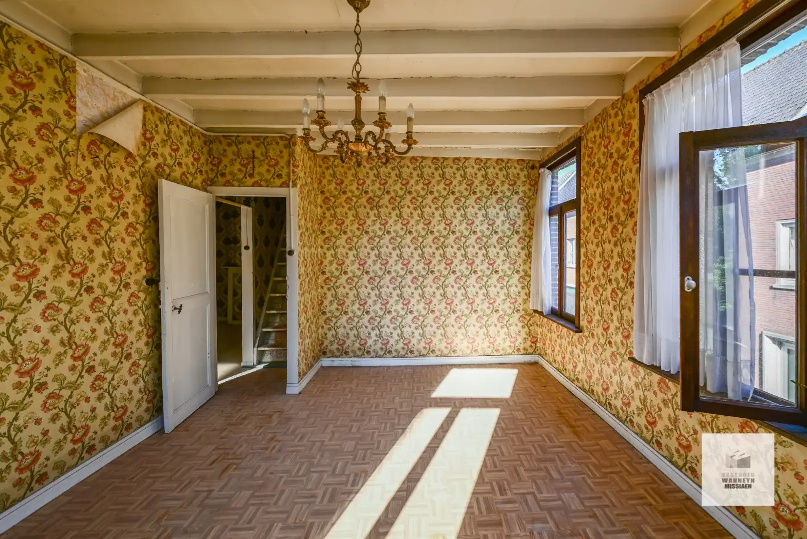 Casco woning met kantoorfunctie, ruime garage en een knusse binnenkoer foto 18
