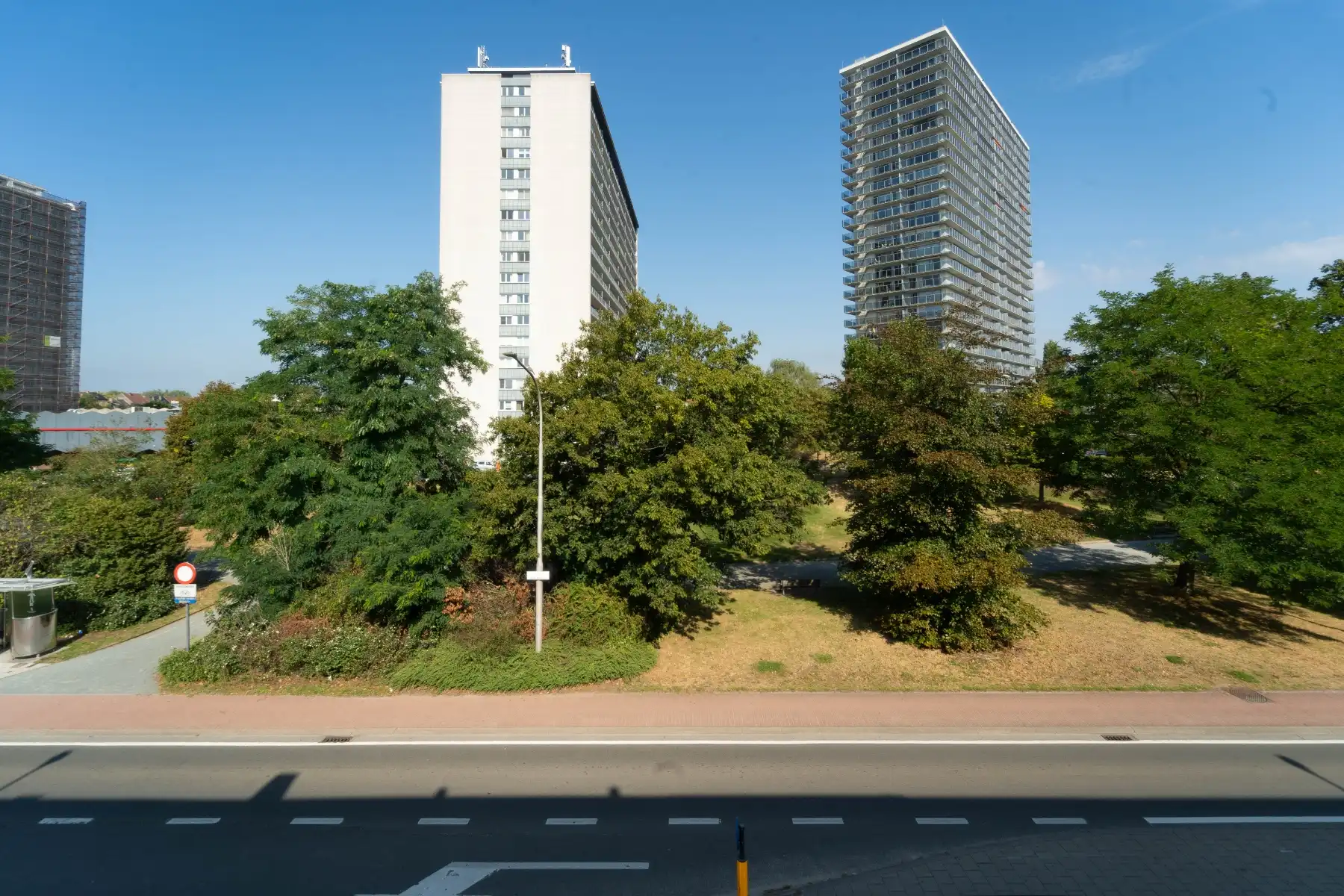 Woning met 3 slpk's en koer foto 40