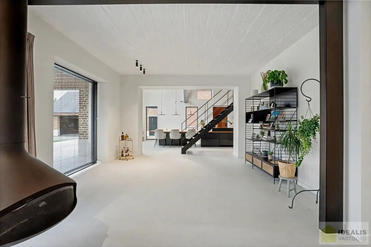 IDEALIS VASTGOED - EEN BIJZONDER HUIS, EEN BIJZONDERE LOCATIE, EEN UNIEKE KANS OM TE WONEN IN EEN AUTHENTIEK LANDHUIS MET EEN PRACHTIGE INRICHTING EN EEN HOOGWAARDDIGE AFWERKINGSGRAAD! foto 19